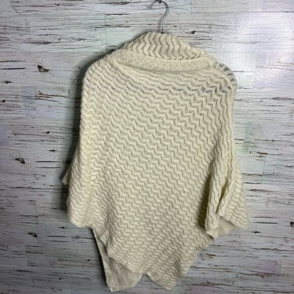 Steve Madden Chunky Turtleneck Sweater Poncho - Picture 7 of 7